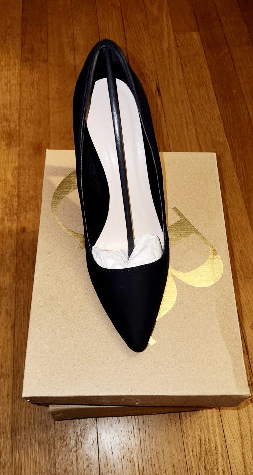 Charlotte Russe - Pointed Toe Dress Shoe Pumps Size 8 - Pre-Owned