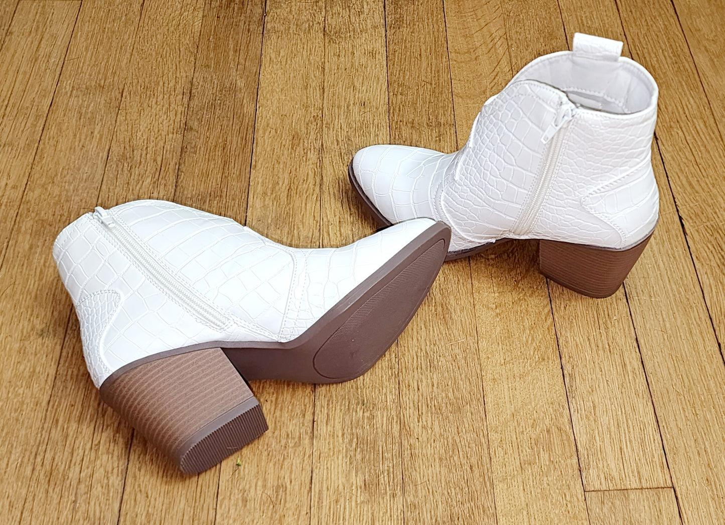 White Croc-Embossed Ankle Boots – Block Heel – Side Zip – Stylish & Trendy