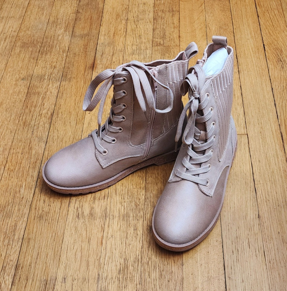 Kids Beige Lace-Up Ankle Boots – Casual Combat Style – Comfortable Everyday Shoes - Size 3